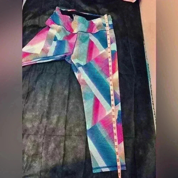 🔥Victoria’s Secret capri leggings 🔥 - Picture 4 of 6